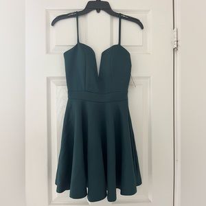 Beautiful classy dress perfect for most occasions day or night.